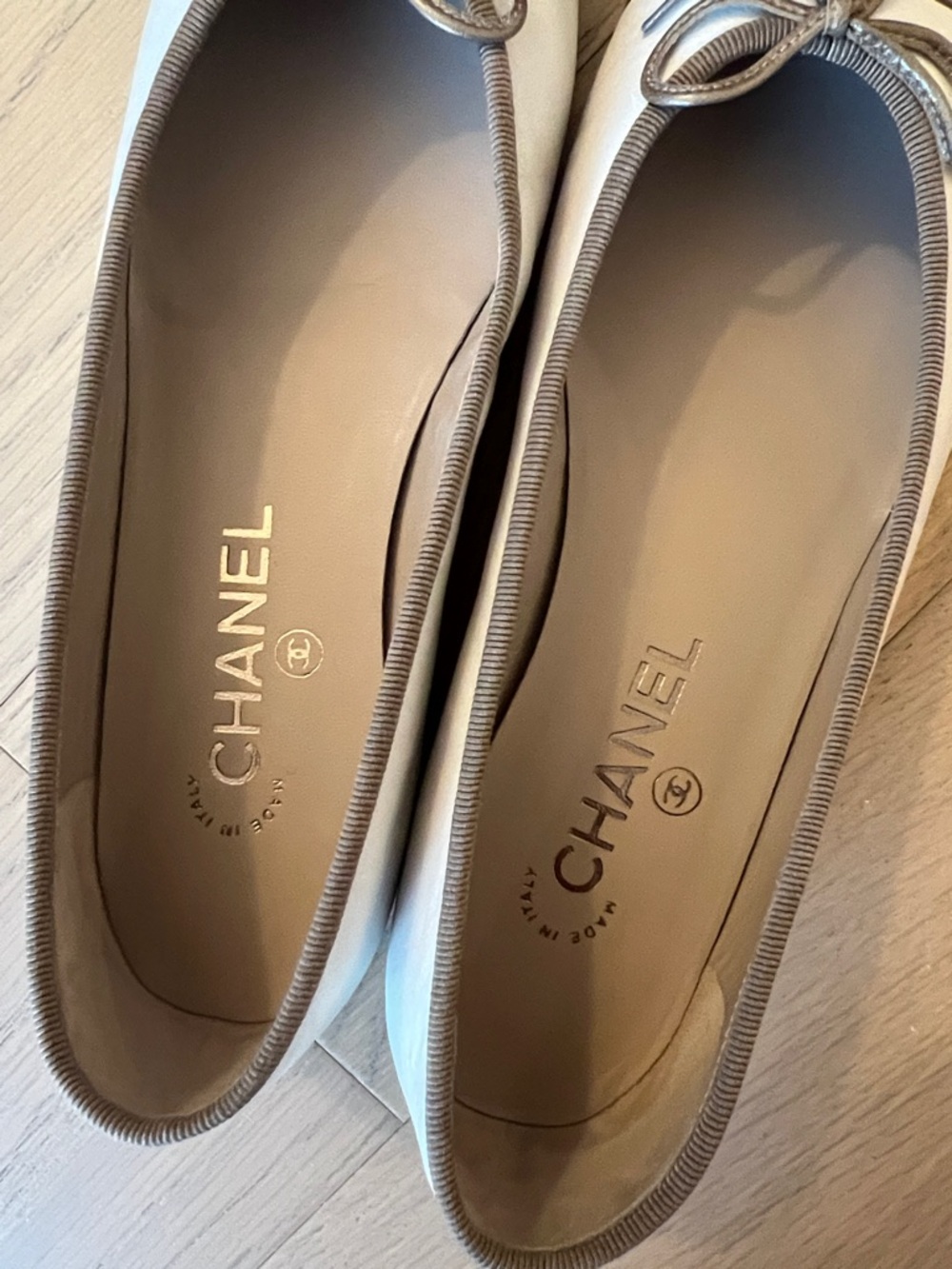 Chanel ballet flats white leather gold cap toe. (EU 38.5/US 8) - Picture 5 of 12